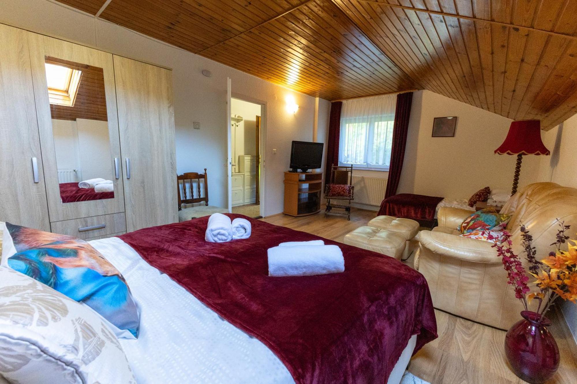 Kismokus Apartman Eger Exterior foto